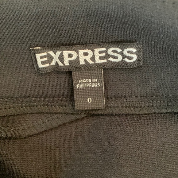 Express women’s mini skirt. - Picture 3 of 5